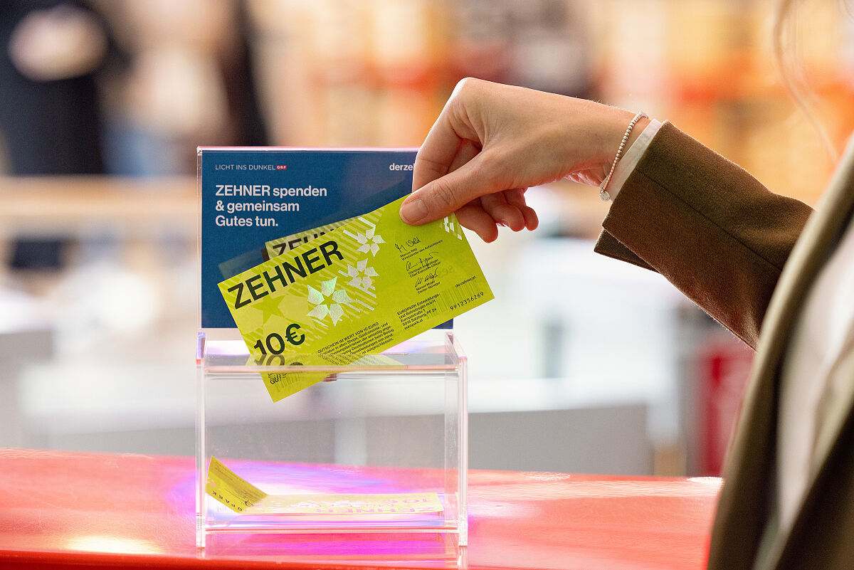 ZEHNER Spenden für LICHTINSDUNKEL